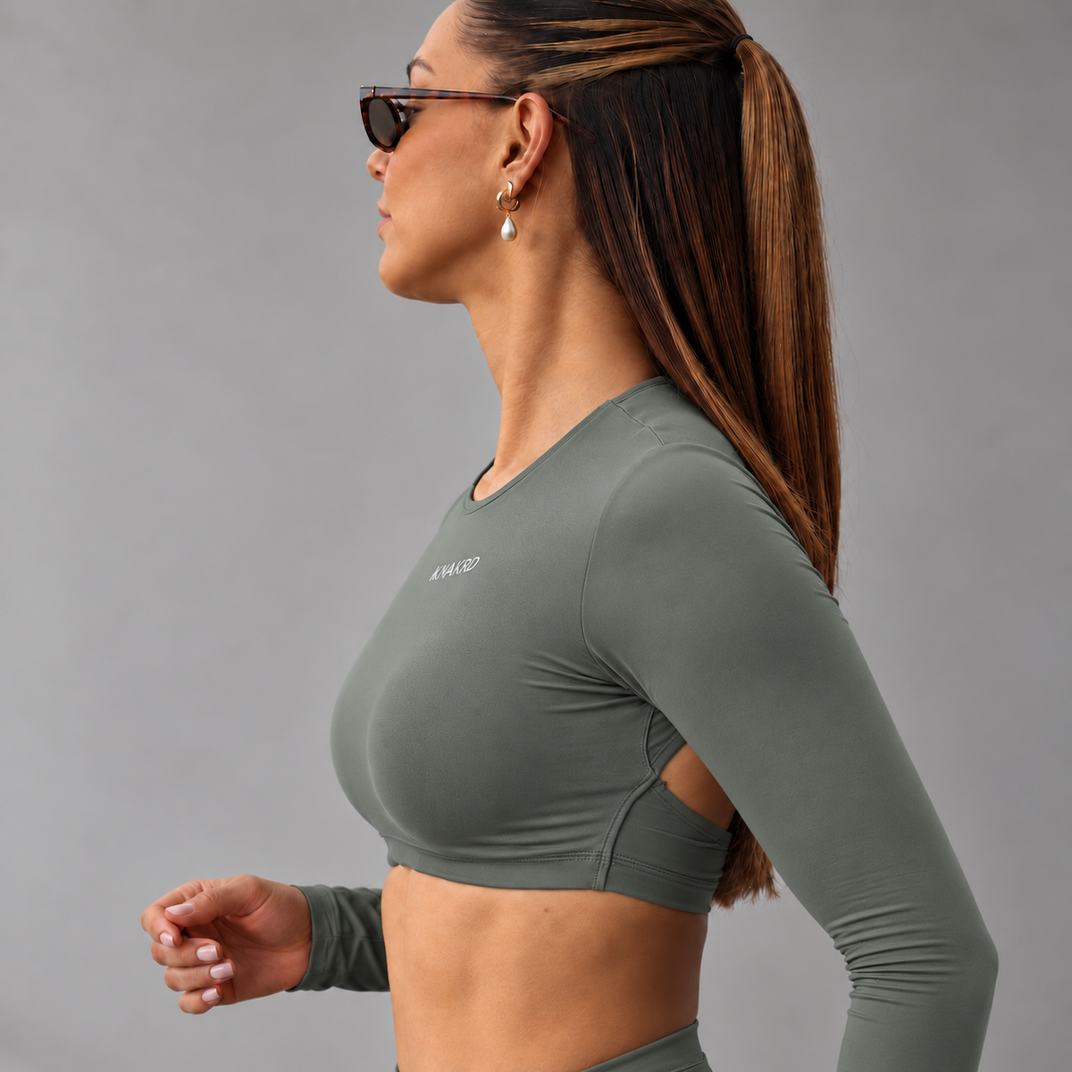 FLUX Backless Long Sleeve Crop Top - FLUX Backless Long Sleeve Crop Top