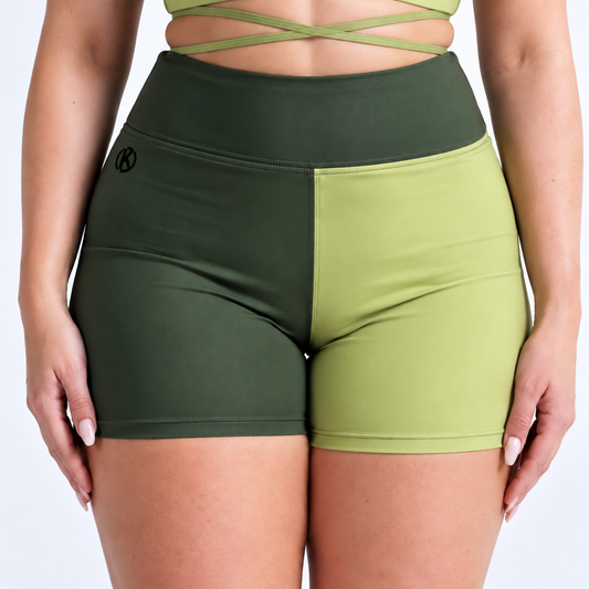 Vivid Shorts - Jungle Femme Green